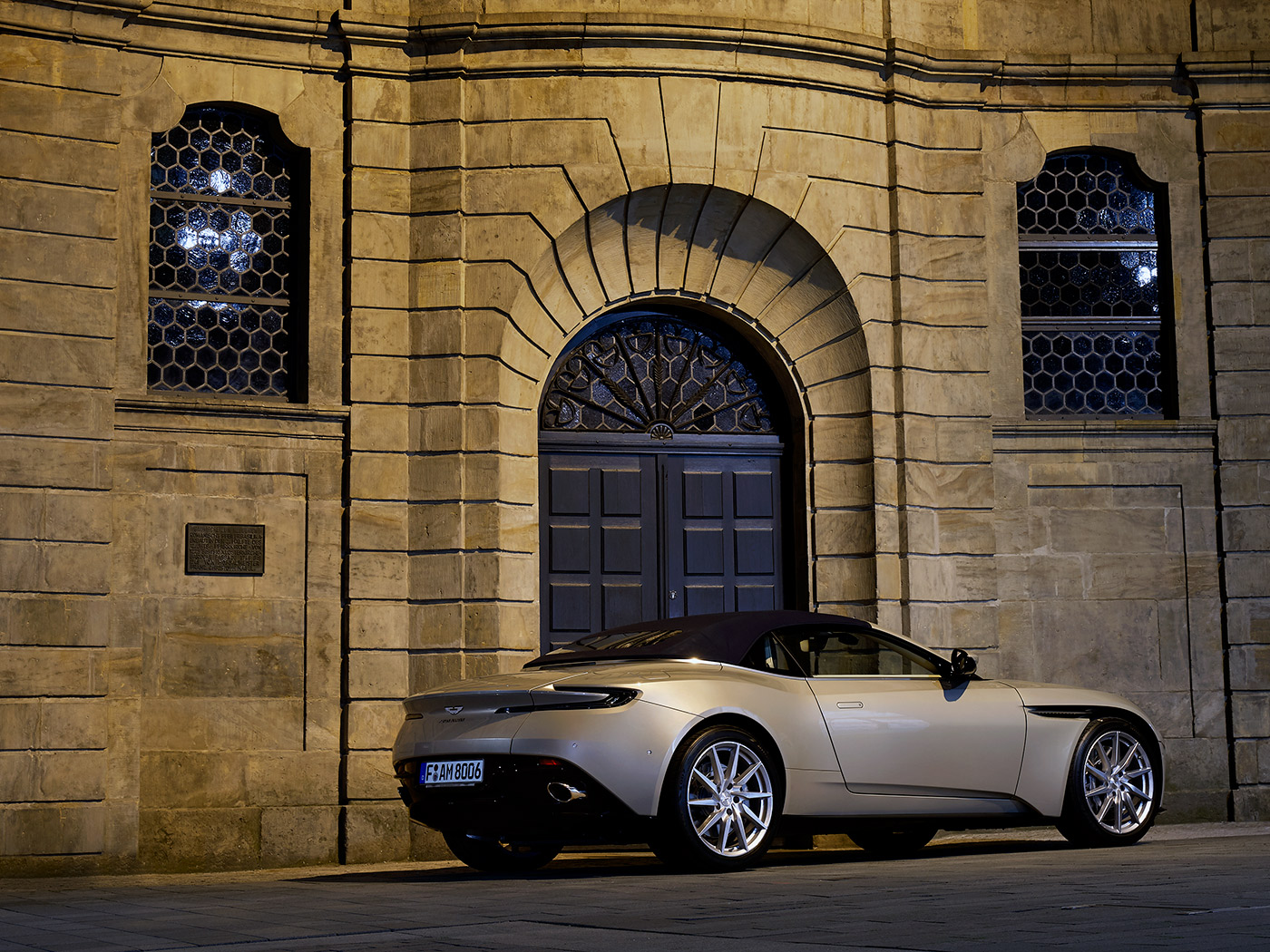 Aston Martin DB 11 Volante